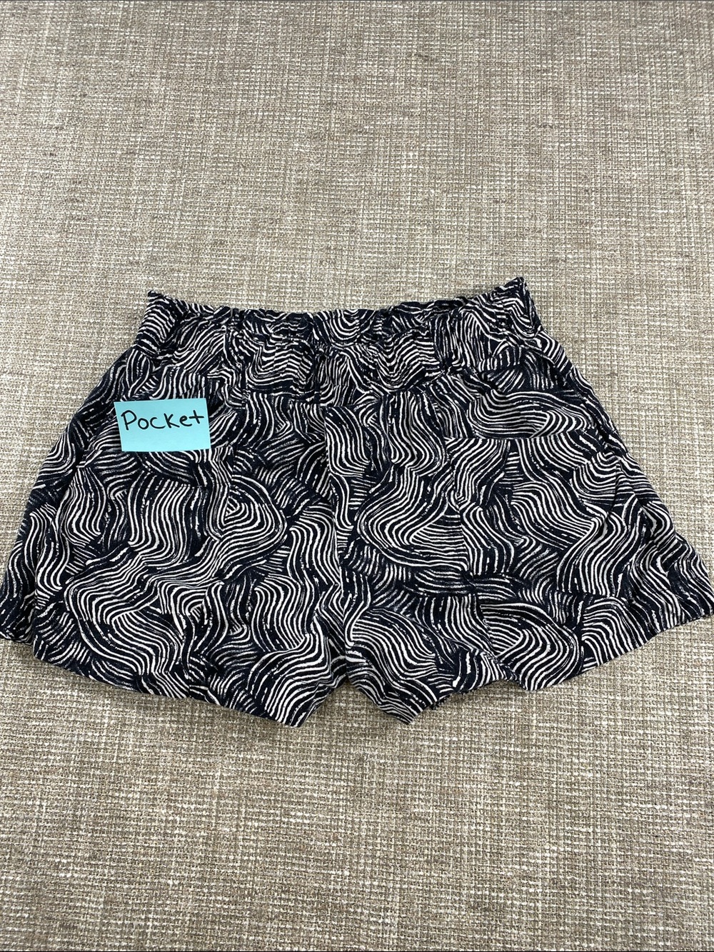 a new day black and White Wave Print Elastic Waist Athletic Shorts - Picture 5 of 13